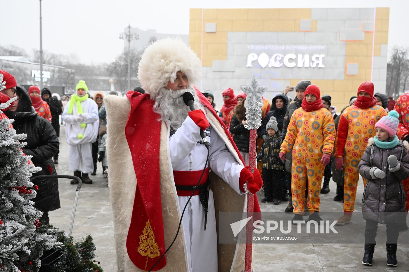 RUSSIA EXPO. Snow Maiden parade