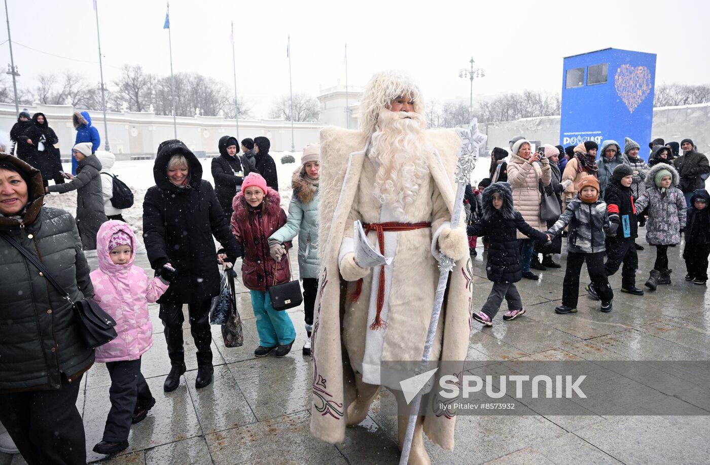 RUSSIA EXPO. Snow Maiden parade