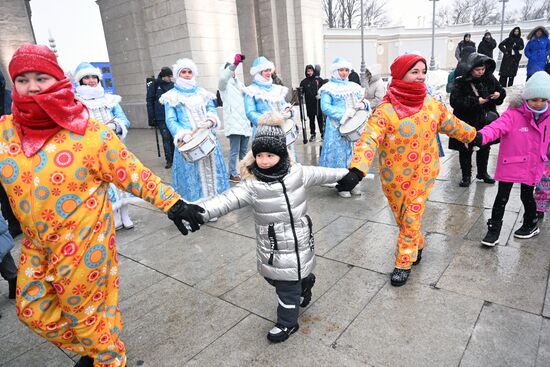 The International RUSSIA EXPO Forum and Exhibition. Snow Maiden Parade. Location: Russia, Moscow. Author: Ilya Pitalev/Sputnik. RUSSIA EXPO. Snow Maiden parade