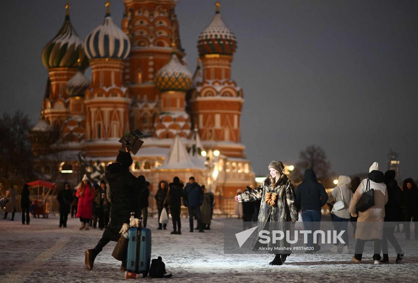 Russia New Year Preparations