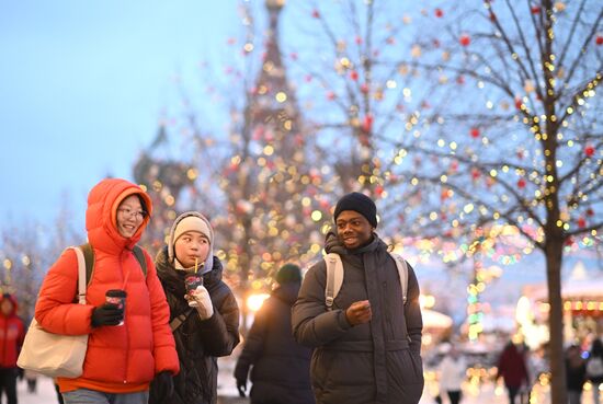 Russia New Year Preparations