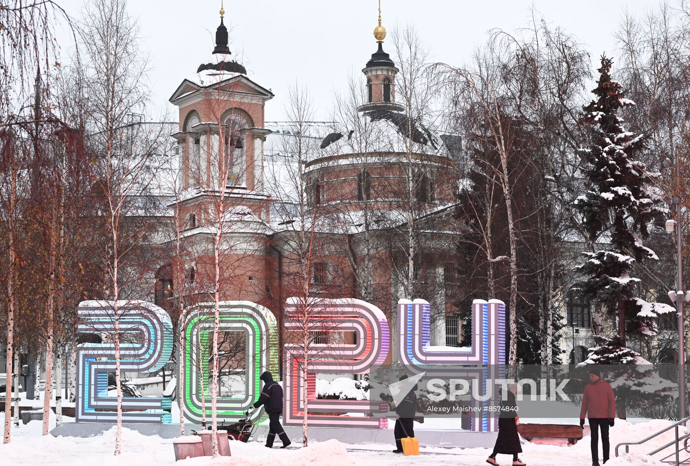 Russia New Year Preparations