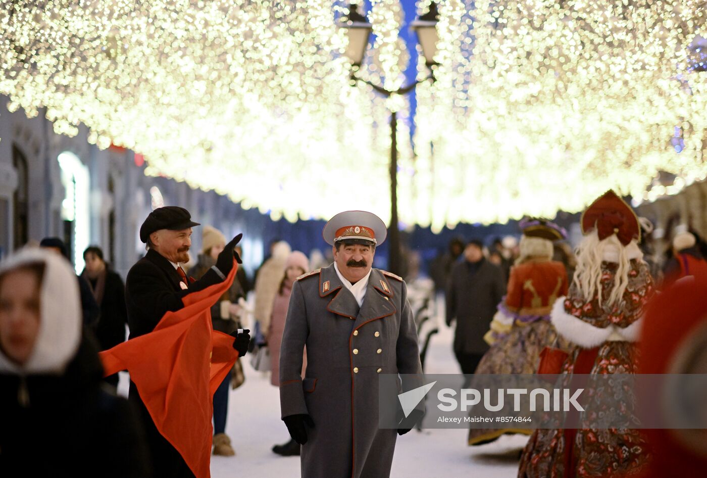 Russia New Year Preparations