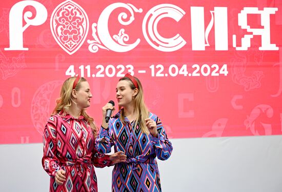 RUSSIA EXPO. New Year's Market opens at Department Store