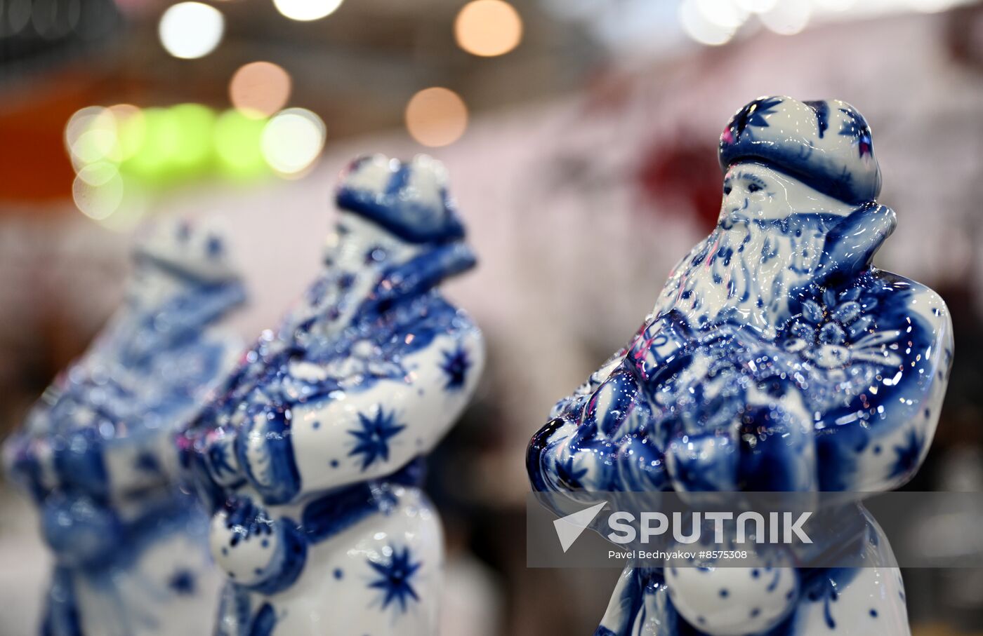 RUSSIA EXPO. New Year's Market opens at Department Store