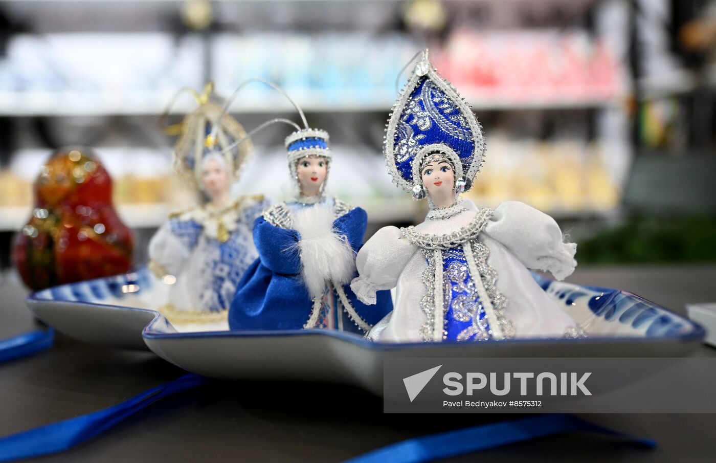 RUSSIA EXPO. New Year's Market opens at Department Store