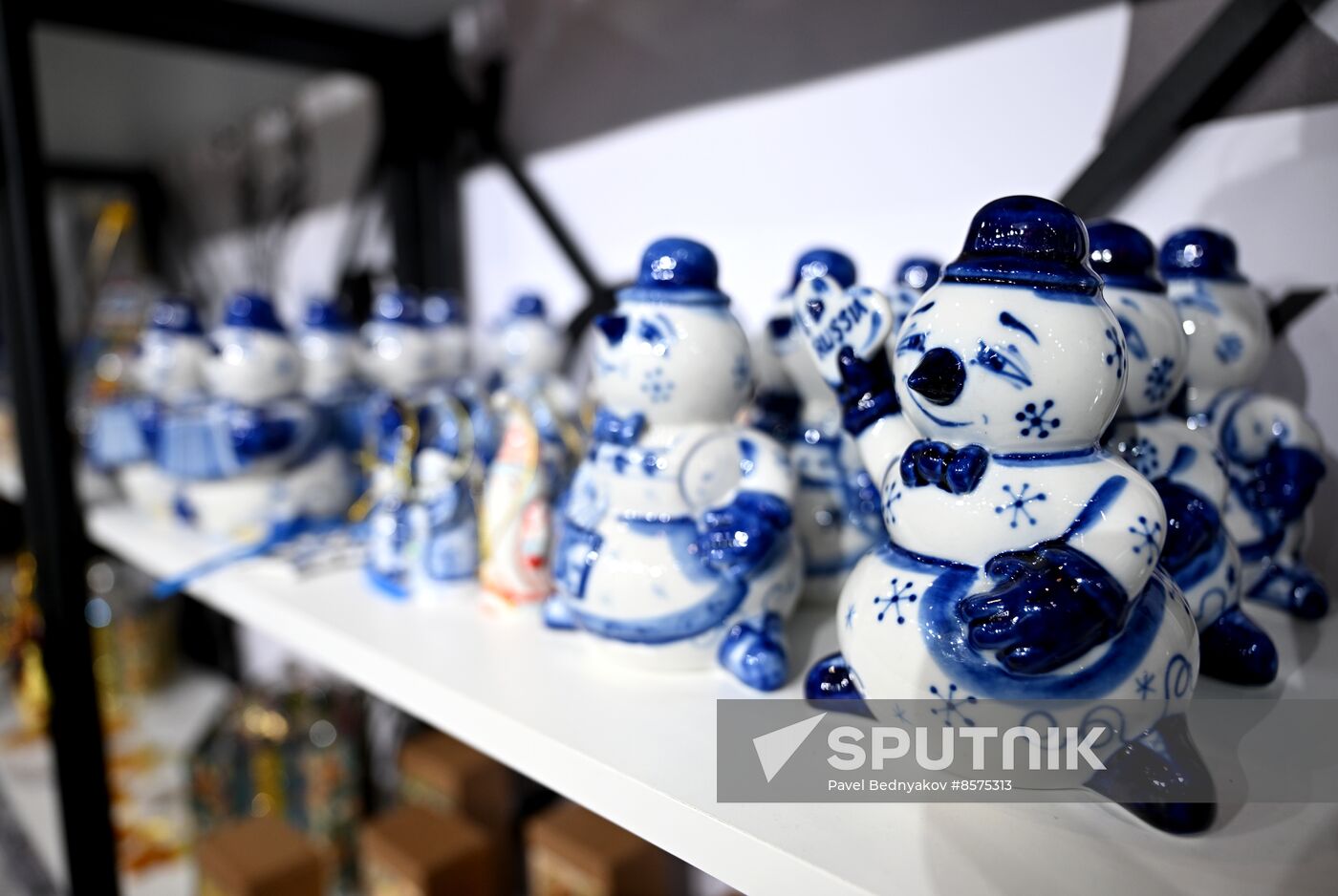 RUSSIA EXPO. New Year's Market opens at Department Store