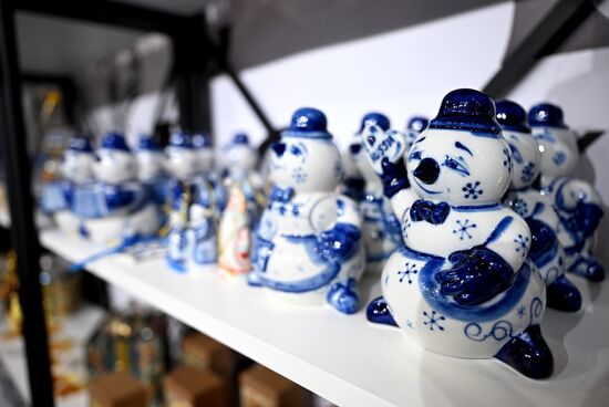 RUSSIA EXPO. New Year's Market opens at Department Store