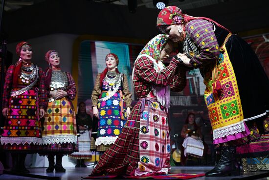 The International RUSSIA EXPO Forum and Exhibition. Udmurtia Day. A traditional Udmurtian wedding ceremony. Pavilion 75. Location: Russia, Moscow. Author: Pavel Bednyakov/Sputnik. RUSSIA EXPO. Udmurtia Day
