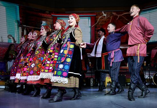 The International RUSSIA EXPO Forum and Exhibition. Udmurtia Day. A traditional Udmurtian wedding ceremony. Pavilion 75. Location: Russia, Moscow. Author: Pavel Bednyakov/Sputnik. RUSSIA EXPO. Udmurtia Day