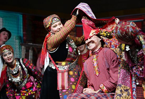 The International RUSSIA EXPO Forum and Exhibition. Udmurtia Day. A traditional Udmurtian wedding ceremony. Pavilion 75. Location: Russia, Moscow. Author: Pavel Bednyakov/Sputnik. RUSSIA EXPO. Udmurtia Day
