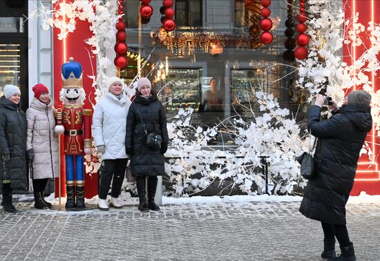 Russia New Year Preparations