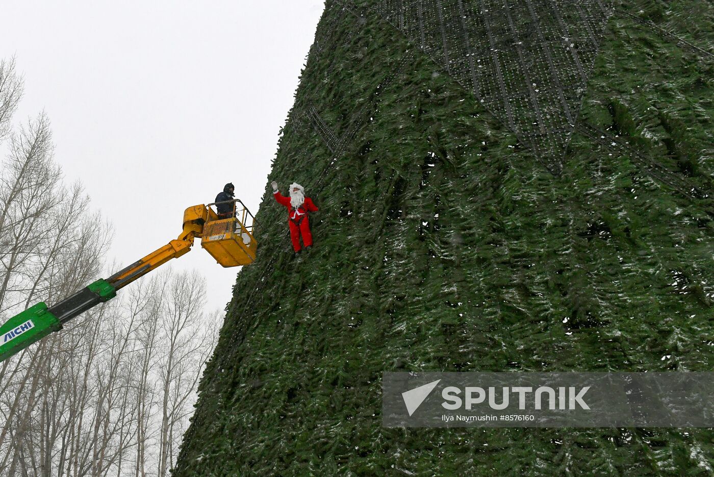 Russia New Year Season Preparations