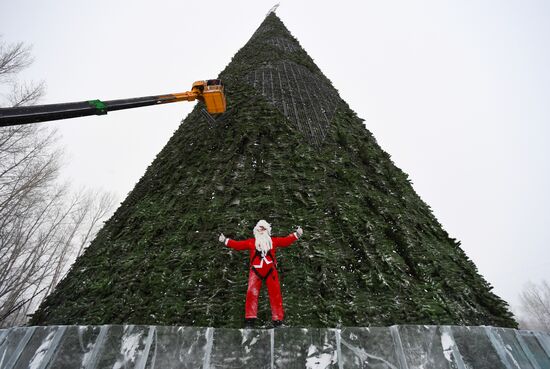 Russia New Year Season Preparations