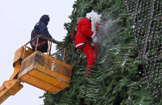 Russia New Year Season Preparations