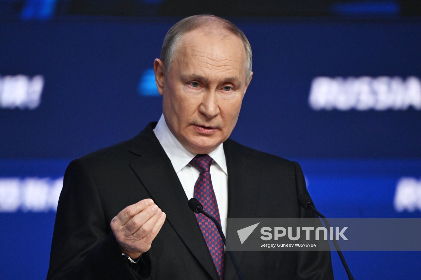 Russia Putin VTB Investment Forum