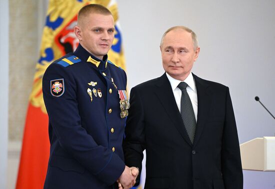 Russia Putin Hero Gold Medals Presentation