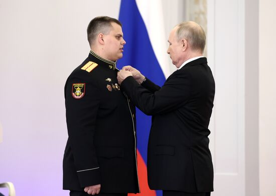 Russia Putin Hero Gold Medals Presentation