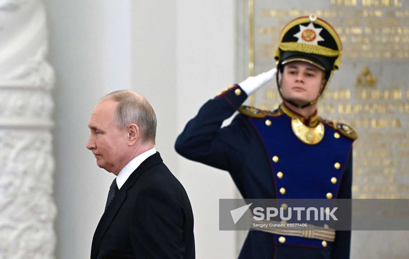 Russia Putin Hero Gold Medals Presentation