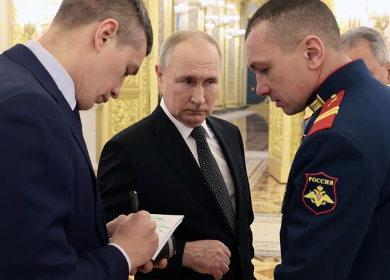 Russia Putin Hero Gold Medals Presentation