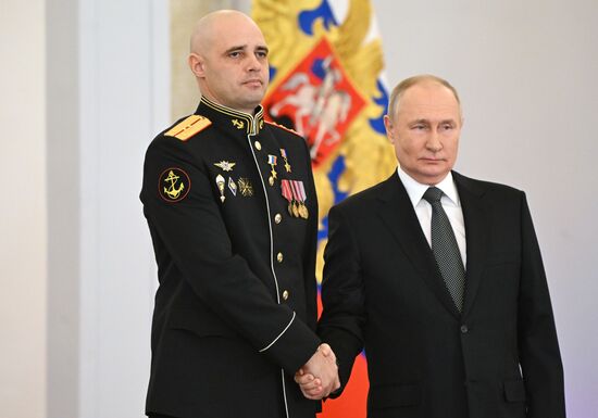 Russia Putin Hero Gold Medals Presentation