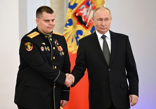 Russia Putin Hero Gold Medals Presentation