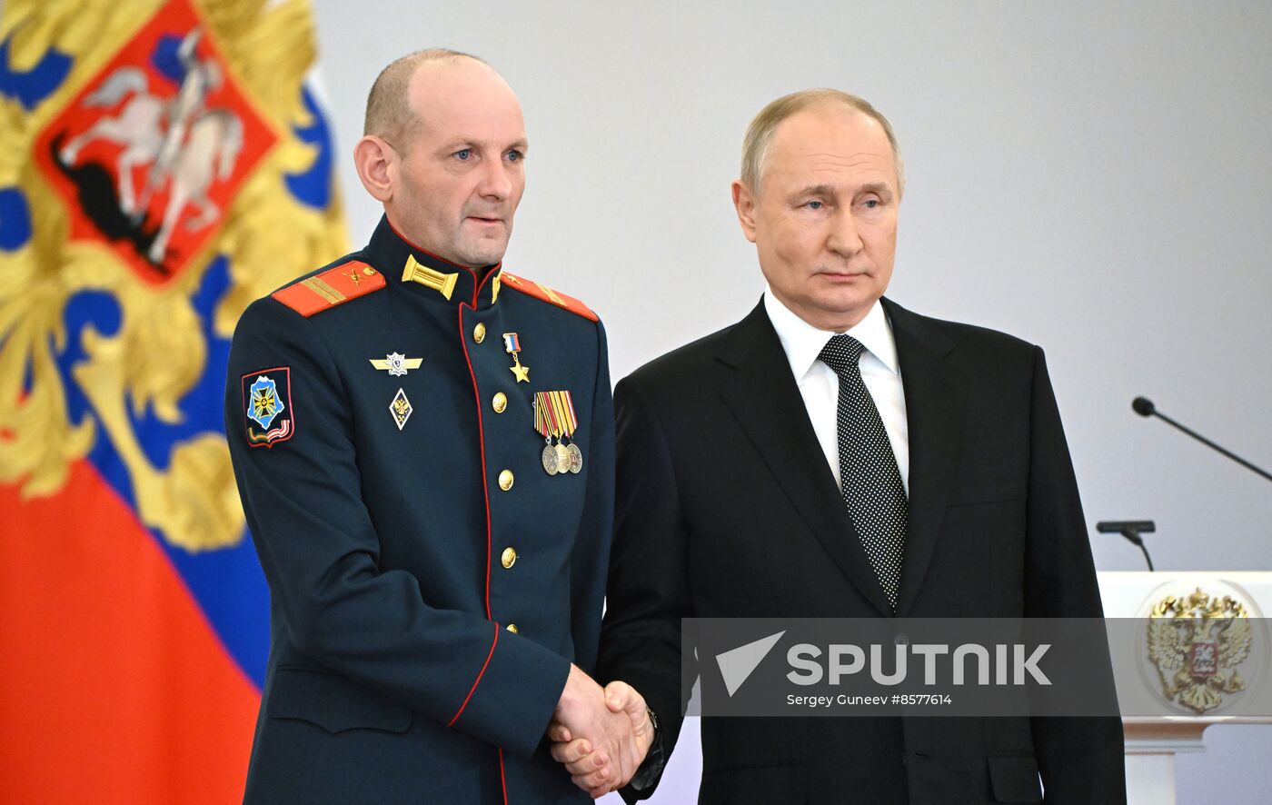 Russia Putin Hero Gold Medals Presentation