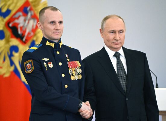 Russia Putin Hero Gold Medals Presentation