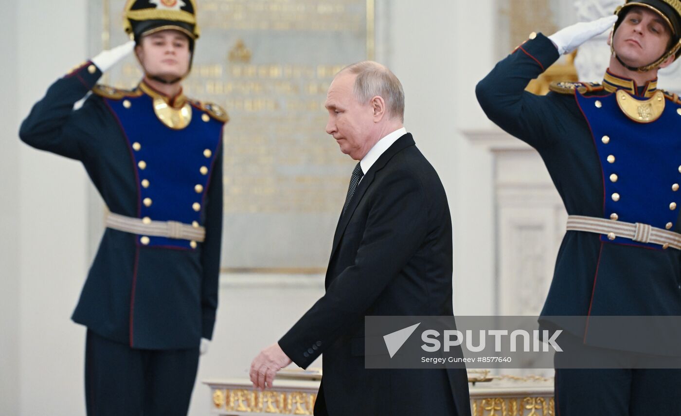 Russia Putin Hero Gold Medals Presentation