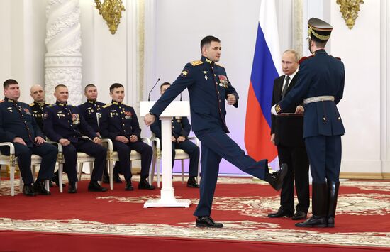 Russia Putin Hero Gold Medals Presentation