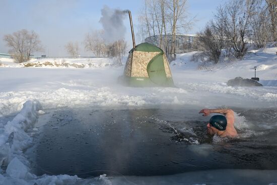 Russia Winter Swimming