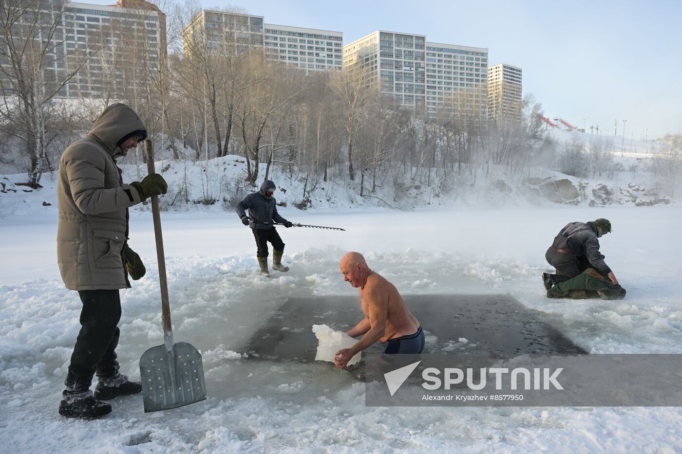 Russia Winter Swimming