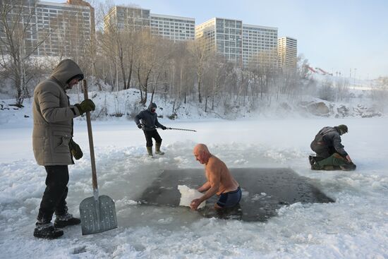 Russia Winter Swimming