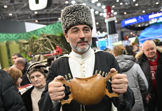 International RUSSIA EXPO forum and exhibition. Day of Kabardino-Balkarian Republic. Pavilion No. 75. Location: Russia, Moscow. Author: Kirill Zykov/Sputnik. RUSSIA EXPO. Day of Kabardino-Balkarian Republic