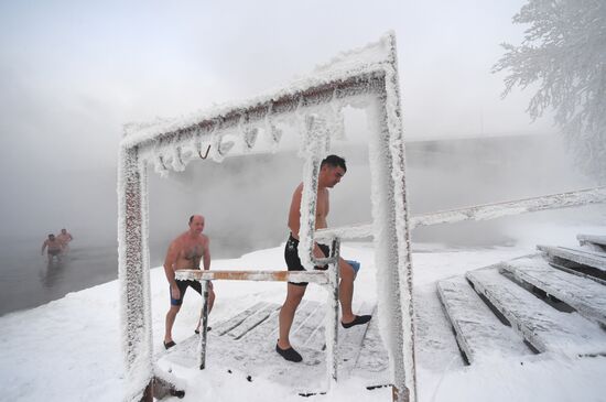 Russia Winter Swimming