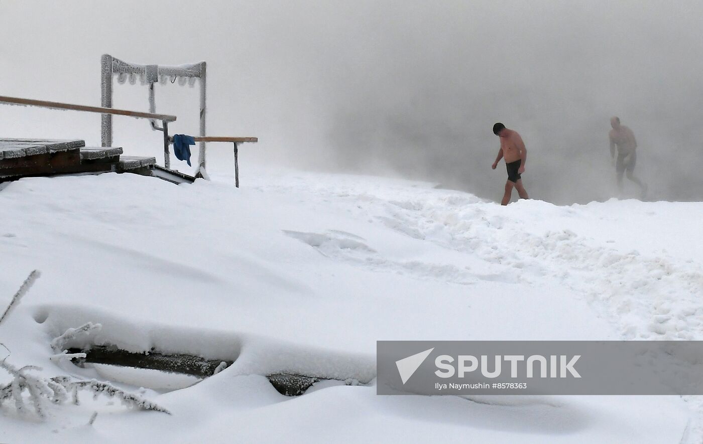 Russia Winter Swimming