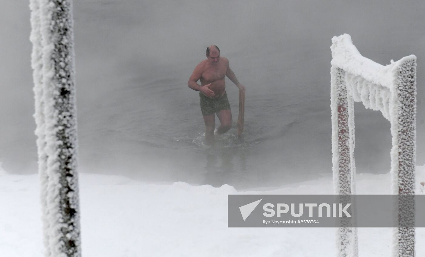 Russia Winter Swimming