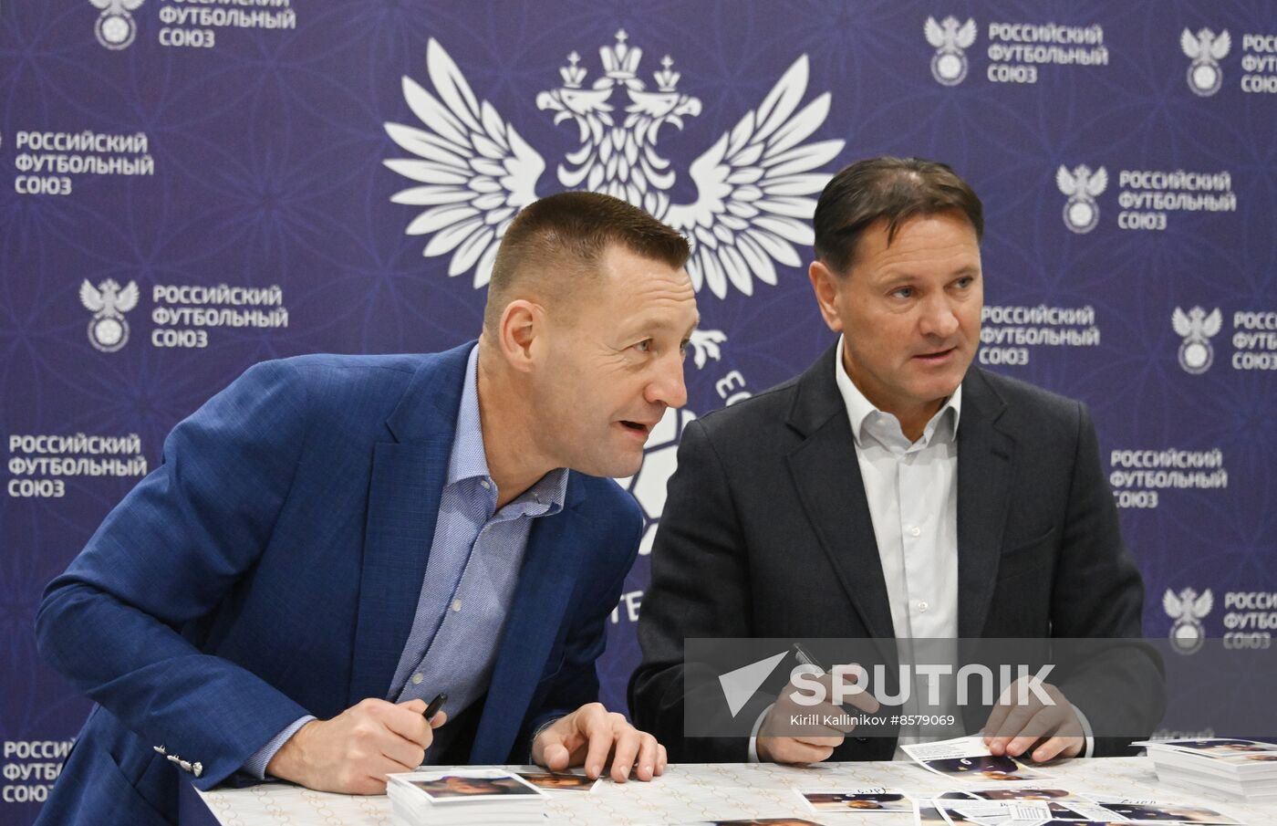 RUSSIA EXPO. Autograph show with RFU ambassadors Dmitry Alenichev and Andrei Tikhonov