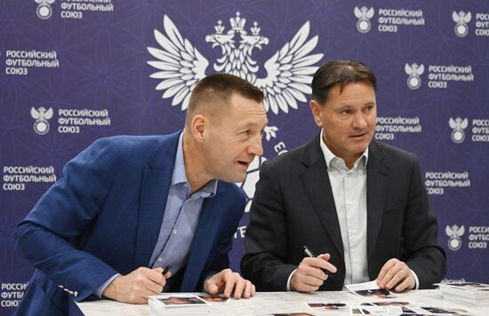 RUSSIA EXPO. Autograph show with RFU ambassadors Dmitry Alenichev and Andrei Tikhonov