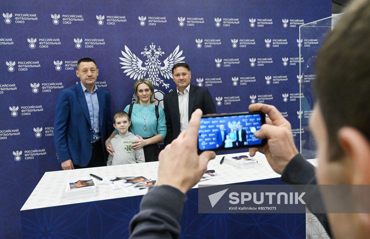 RUSSIA EXPO. Autograph show with RFU ambassadors Dmitry Alenichev and Andrei Tikhonov