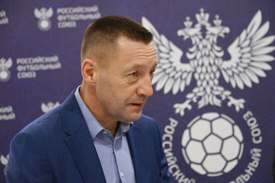 RUSSIA EXPO. Autograph show with RFU ambassadors Dmitry Alenichev and Andrei Tikhonov