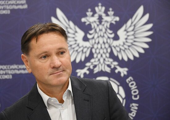 RUSSIA EXPO. Autograph show with RFU ambassadors Dmitry Alenichev and Andrei Tikhonov