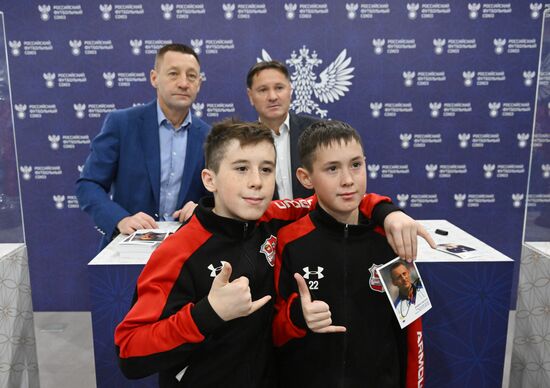 RUSSIA EXPO. Autograph show with RFU ambassadors Dmitry Alenichev and Andrei Tikhonov