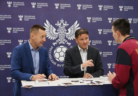 RUSSIA EXPO. Autograph show with RFU ambassadors Dmitry Alenichev and Andrei Tikhonov