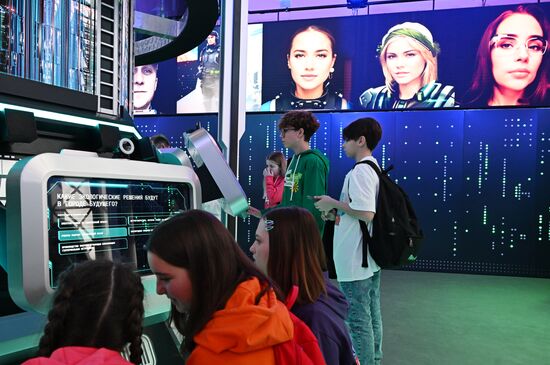 The International RUSSIA EXPO Forum and Exhibition. Opening of Pavilion 59 Cities for Life Come True. Location: Russia, Moscow. Author: Grigory Sysoev/Sputnik. RUSSIA EXPO. Opening of Pavilion 59 Cities for Life Come True