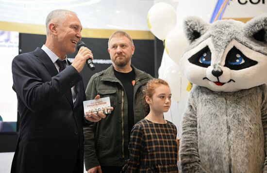 International RUSSIA EXPO forum and exhibition. Kherson Region Day. From left: Vladimir Saldo, head of the Kherson Region; Alexander Malkevich, first deputy chair of the mass media commission, Civic Chamber of the Russian Federation, head of the Journalism Department at Kherson Pedagogical University. Location: Russia, Moscow. Author: Kristina Kormilitsyna/Sputnik. RUSSIA EXPO. Kherson Region Day