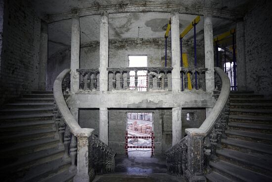 Russia DPR Theatre Rebuilding