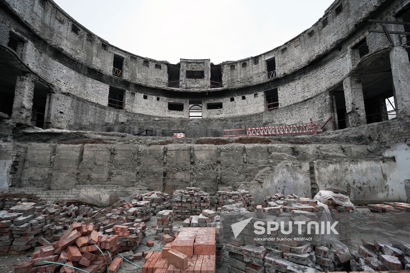 Russia DPR Theatre Rebuilding