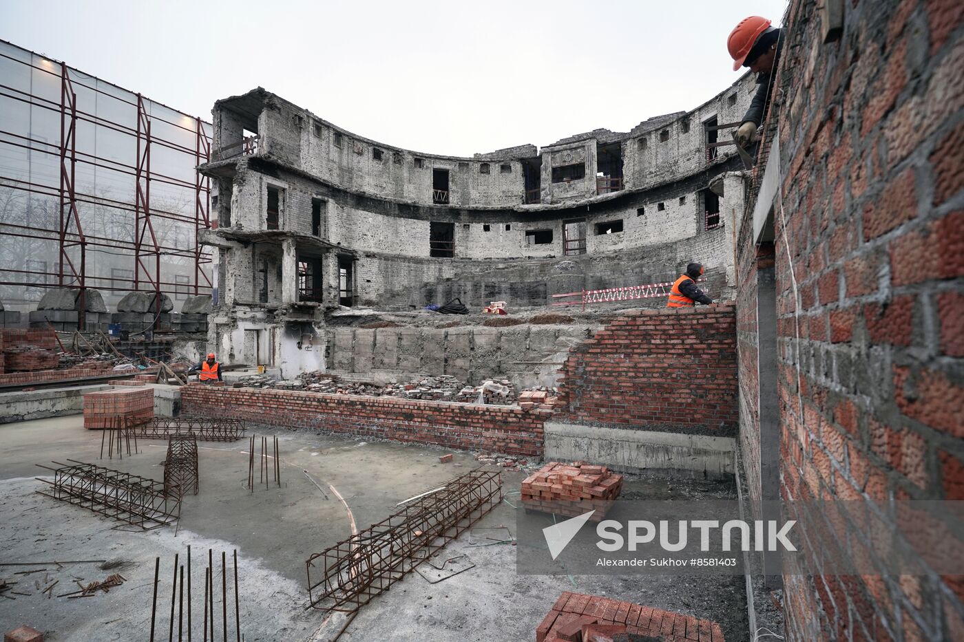 Russia DPR Theatre Rebuilding