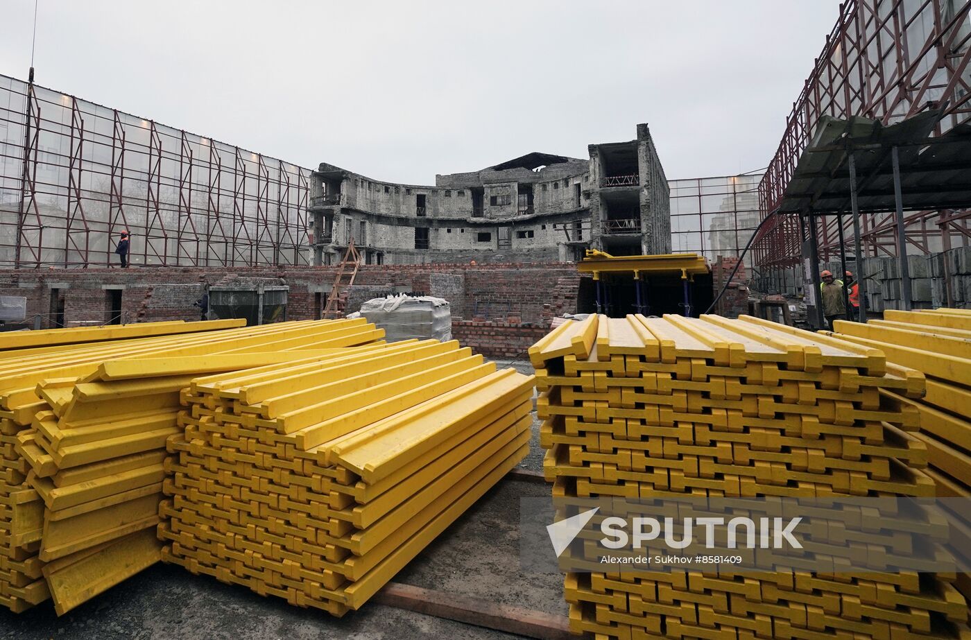 Russia DPR Theatre Rebuilding